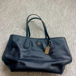 Coach zippered tote bag in black